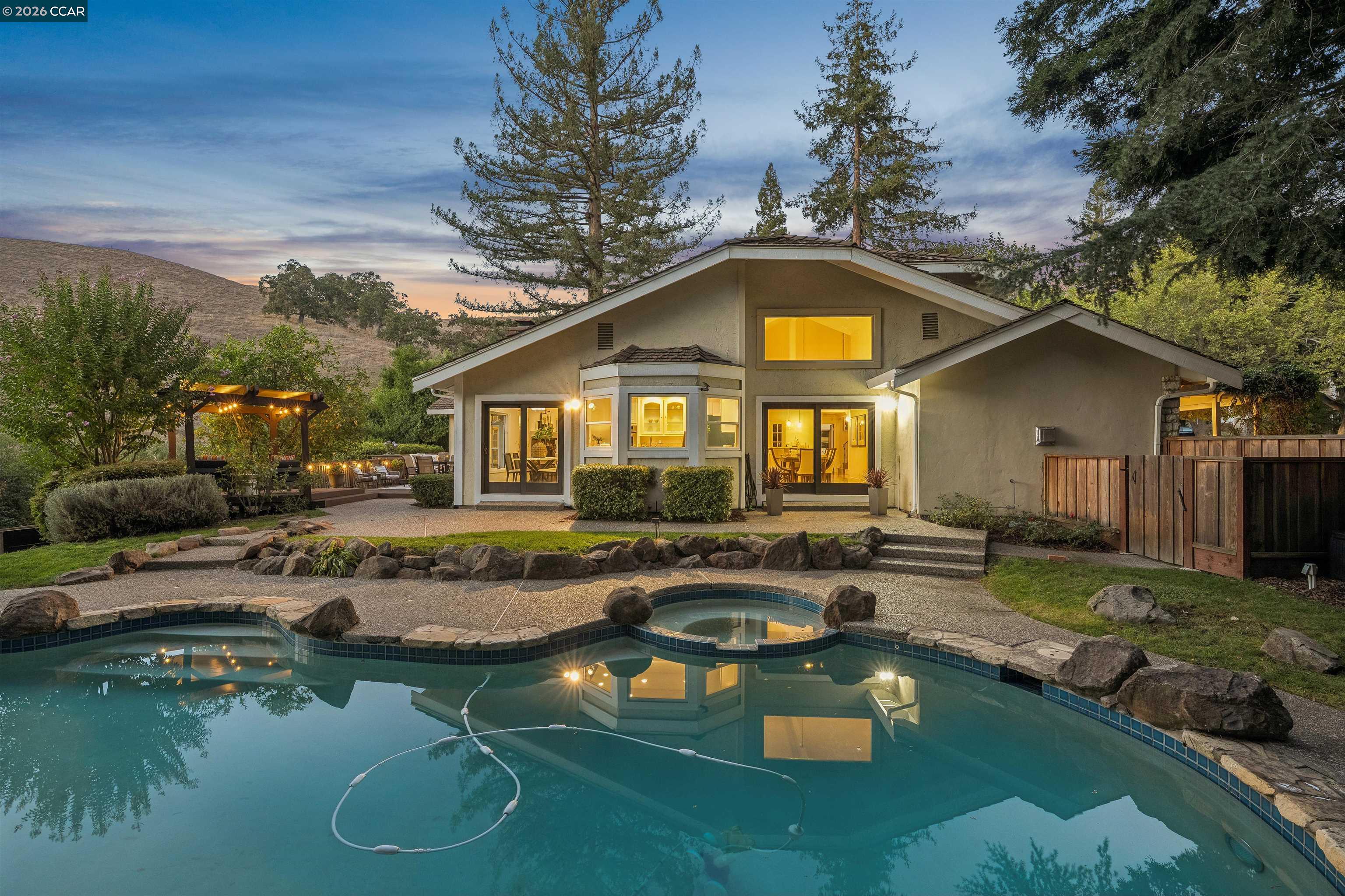 2175 Canyon Oak Ln
