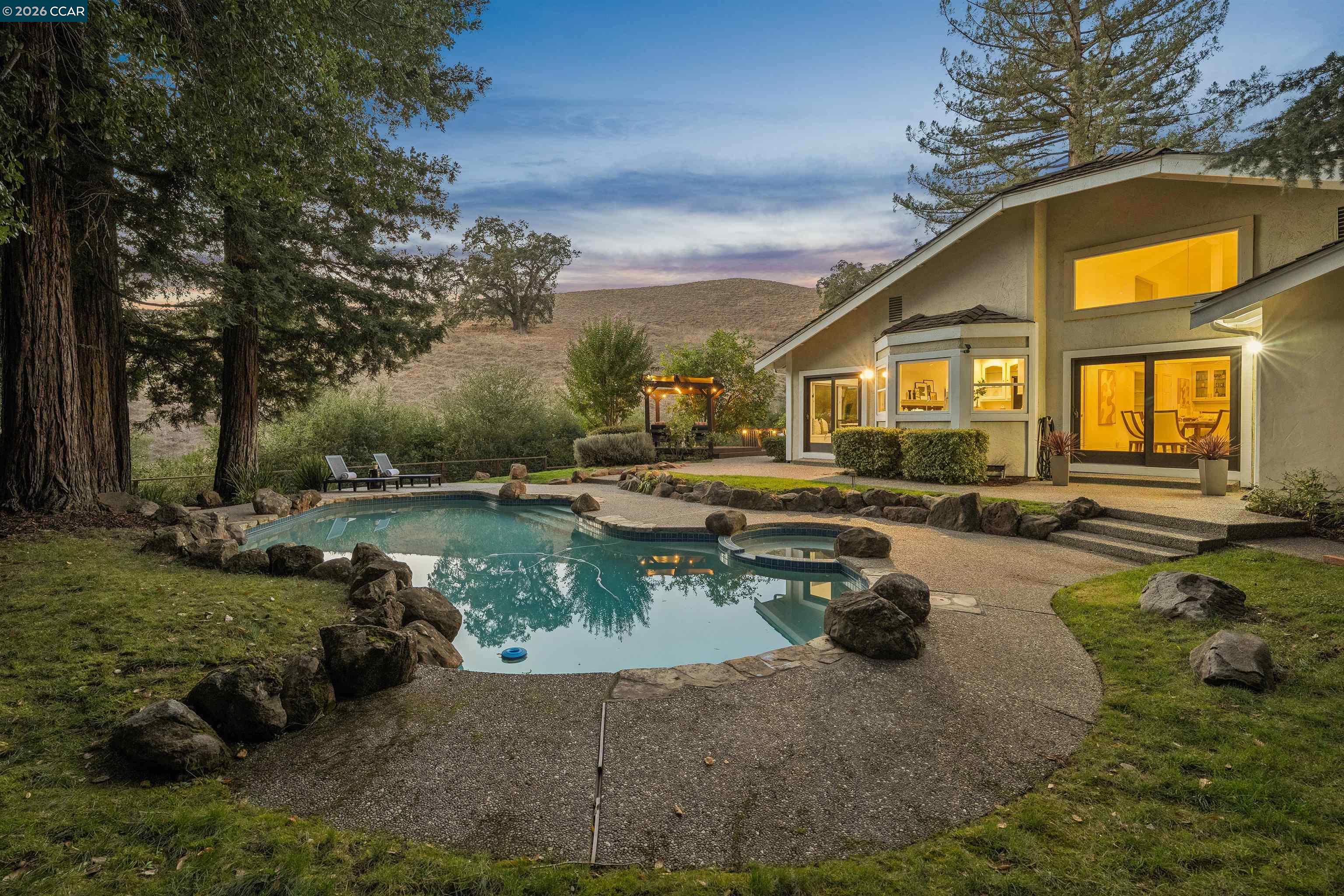 2175 Canyon Oak Ln