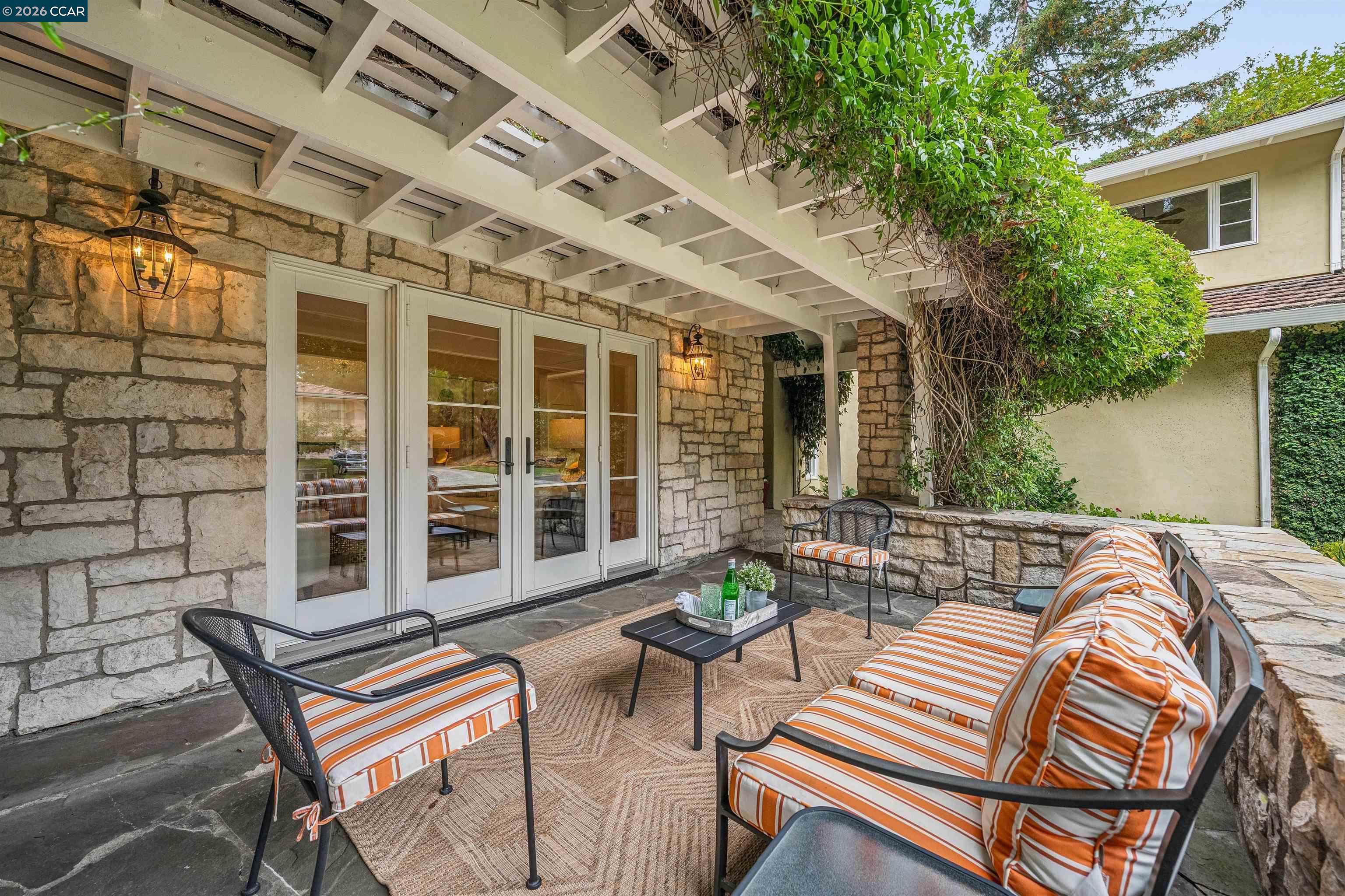 2175 Canyon Oak Ln