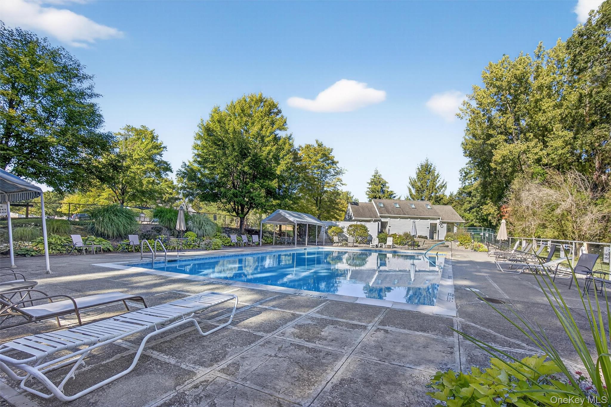 14 Glen Eagles Drive