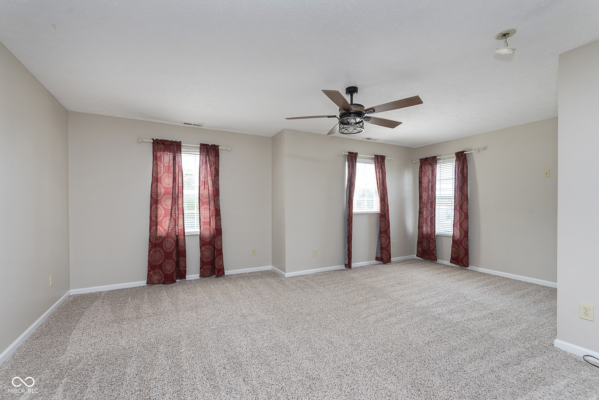 2498 Bluewood Way