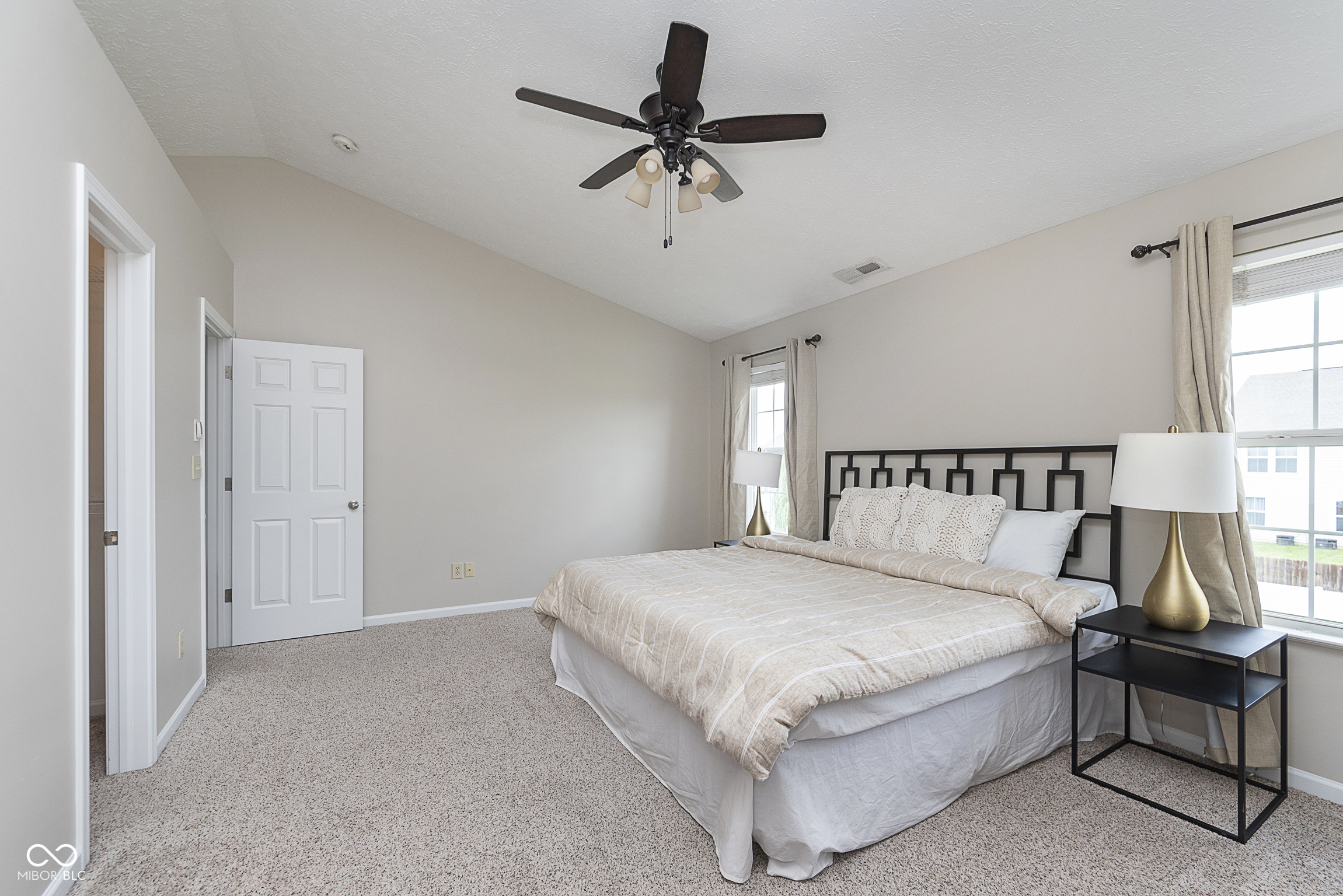 2498 Bluewood Way