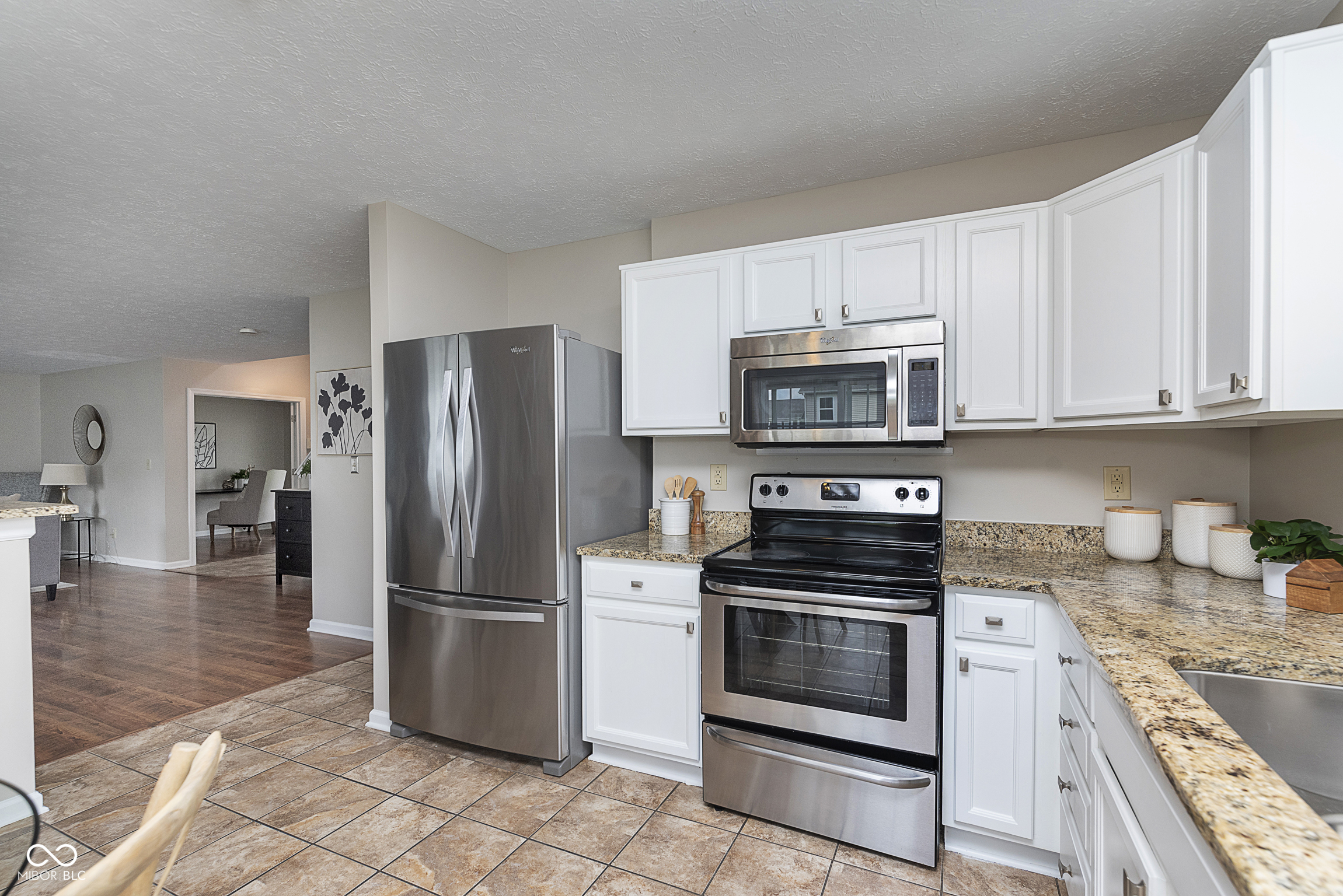 2498 Bluewood Way