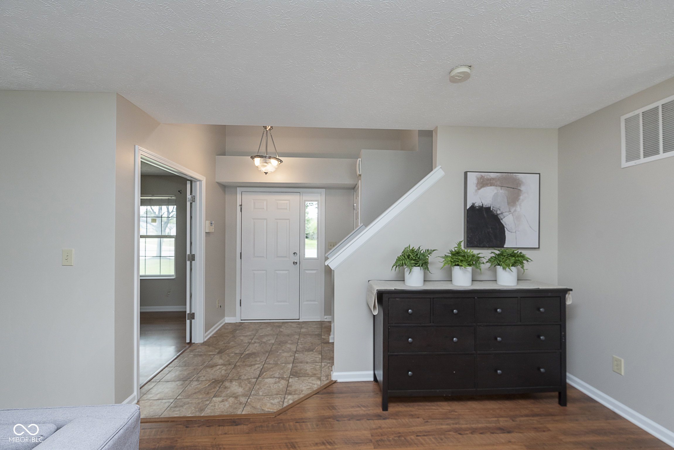 2498 Bluewood Way