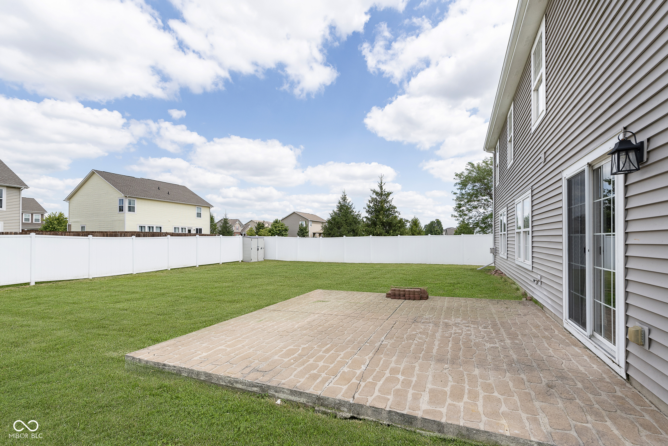 2498 Bluewood Way