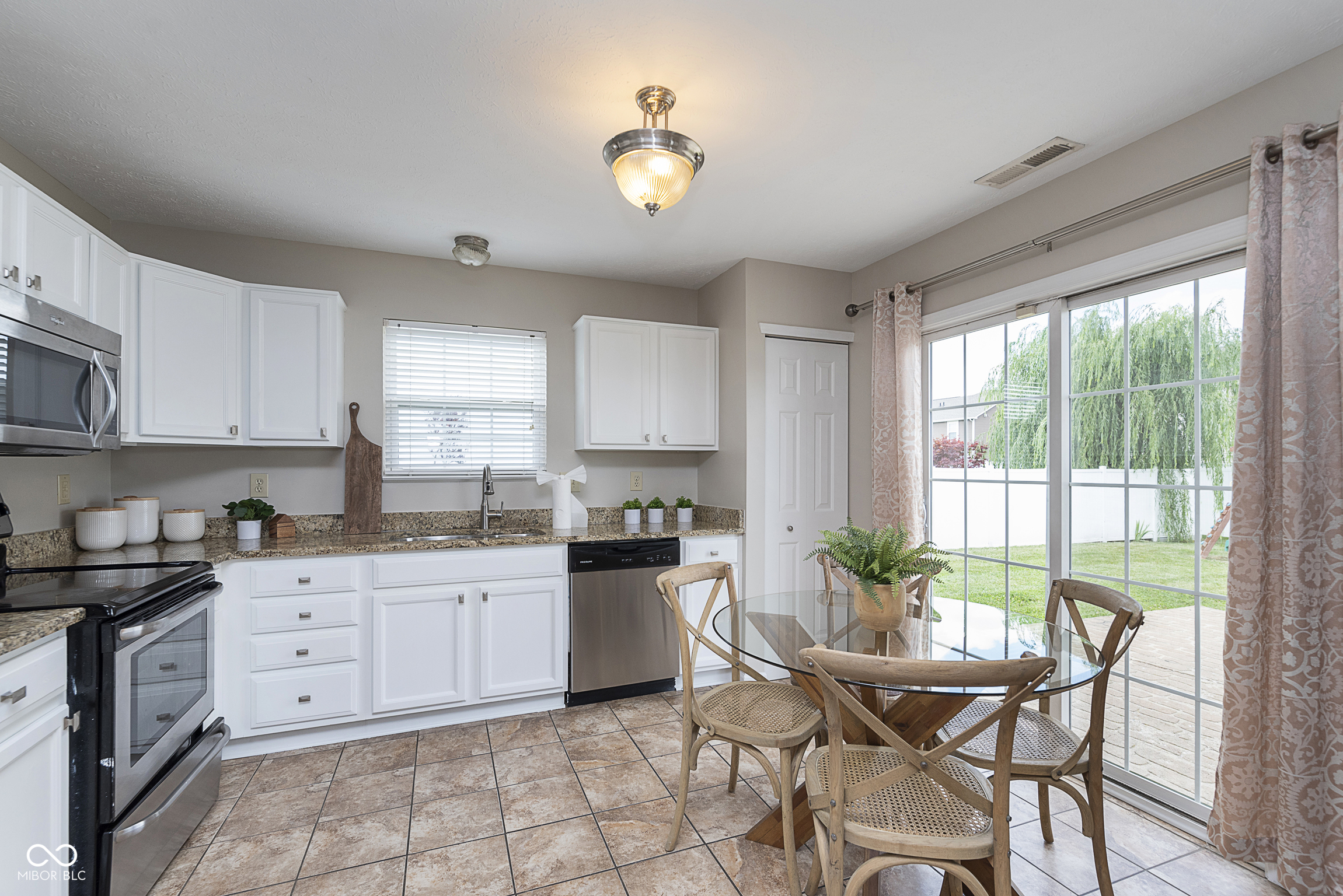 2498 Bluewood Way