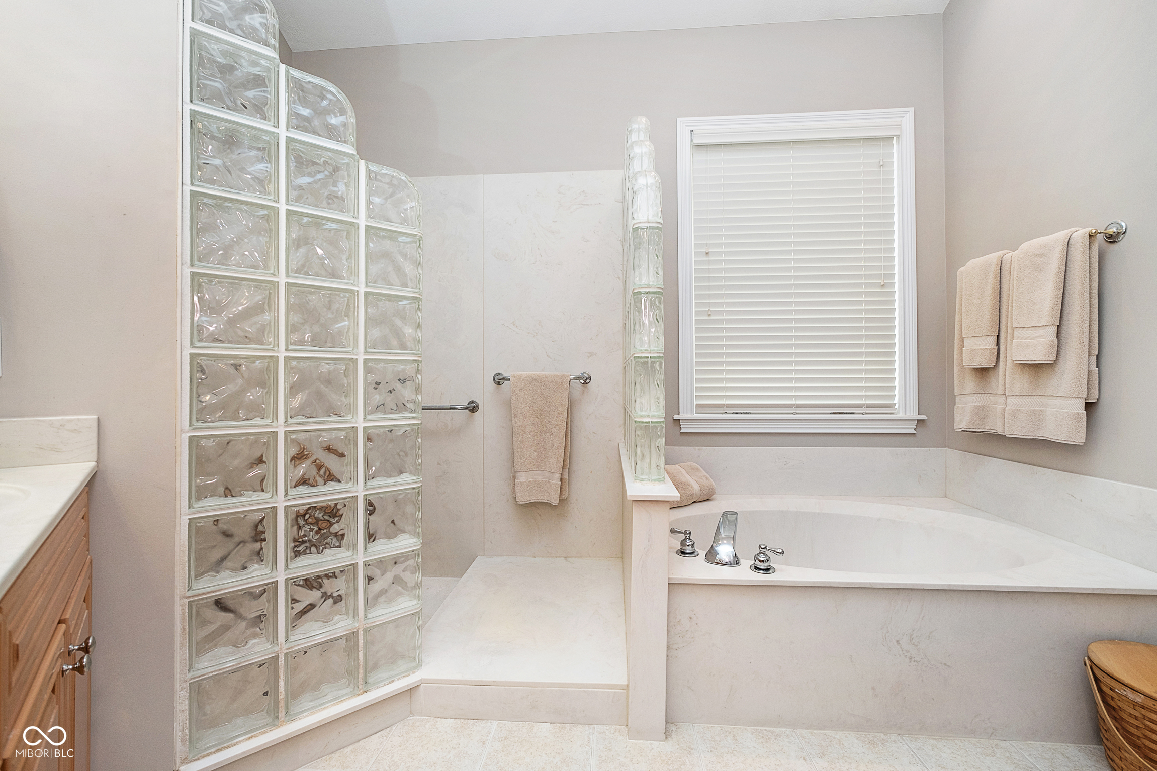 13595 Ashbury Drive
