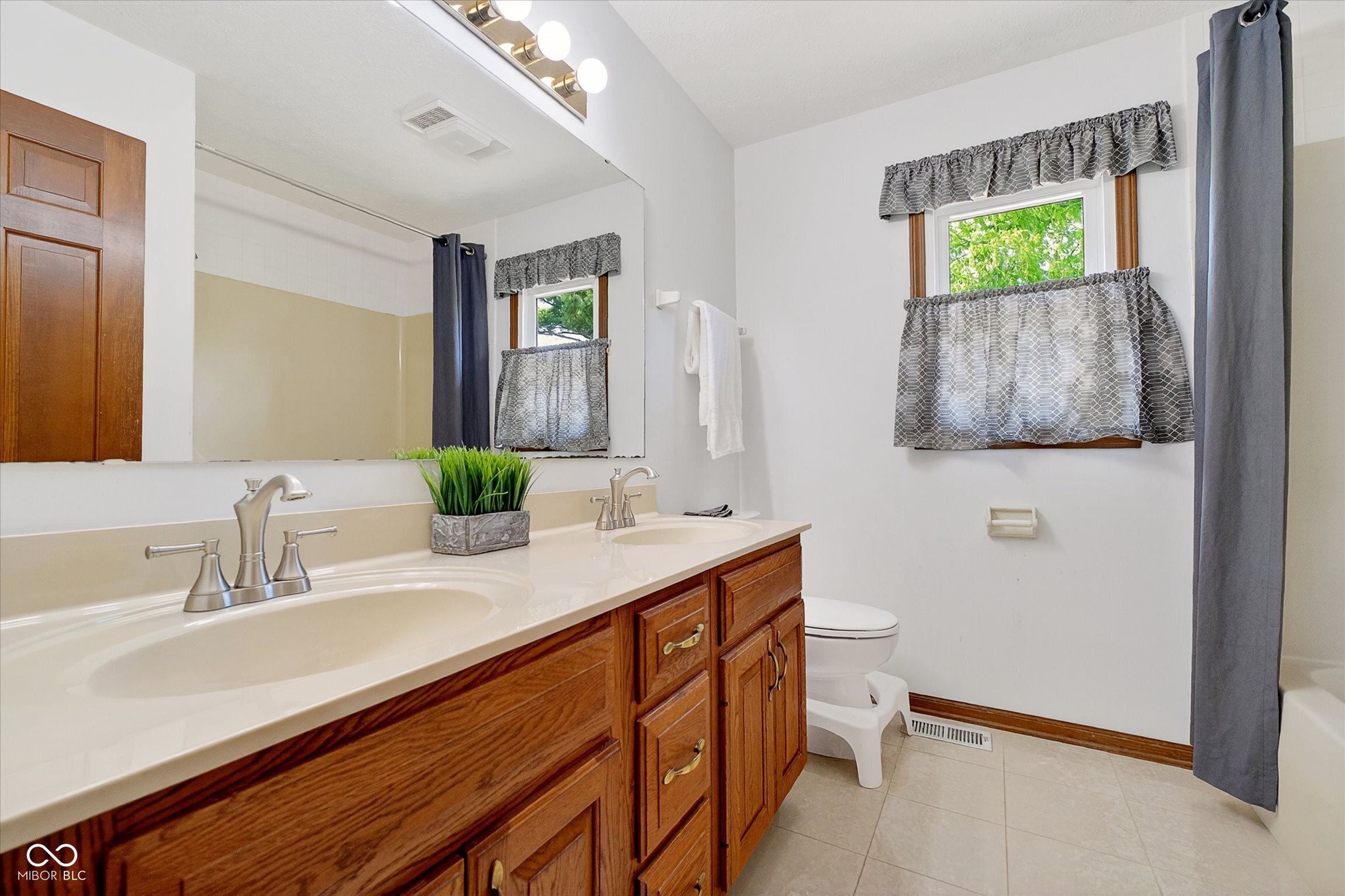 1402 Prairie Creek Court