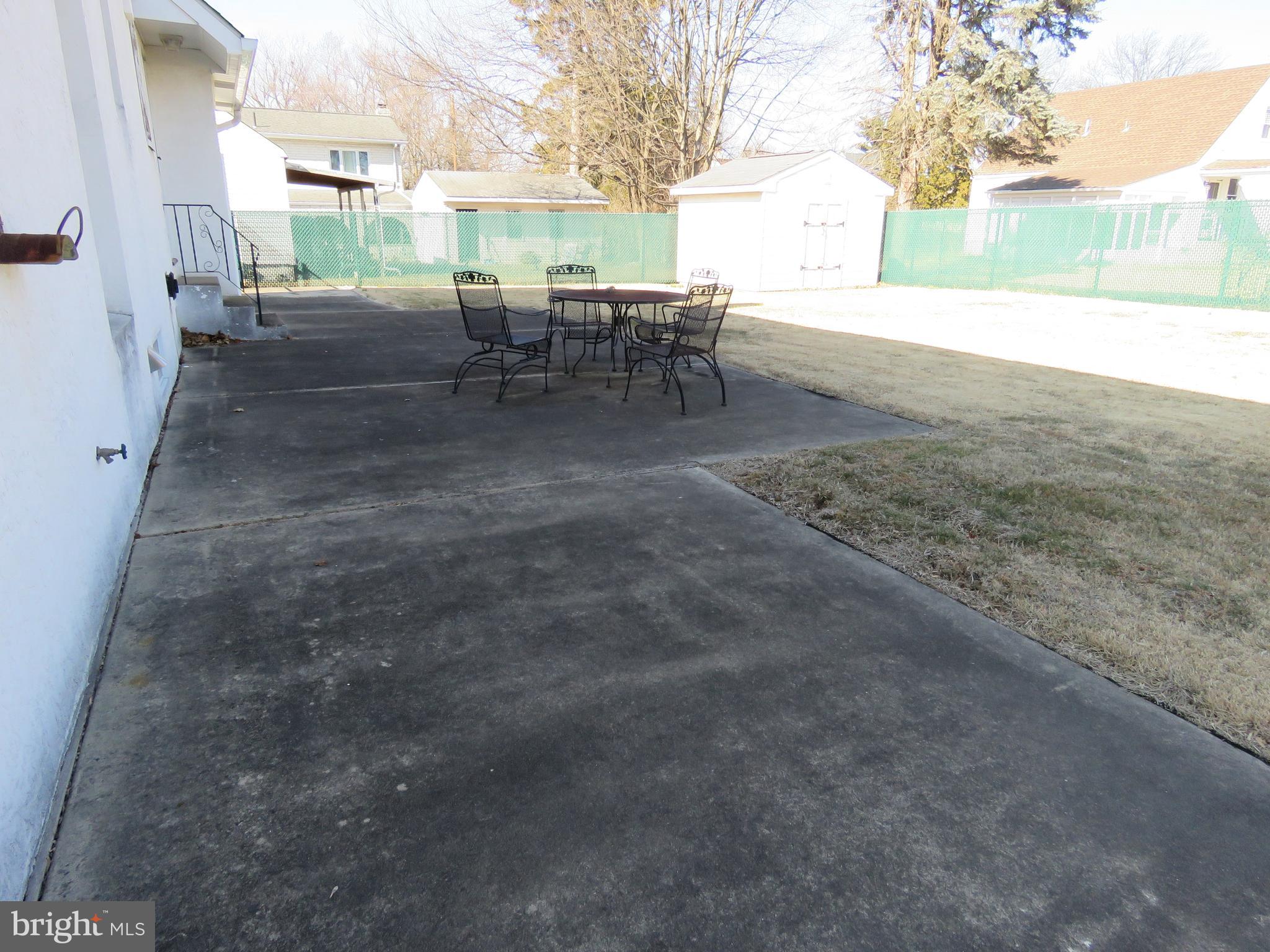 1087 RICHARDSON AVENUE