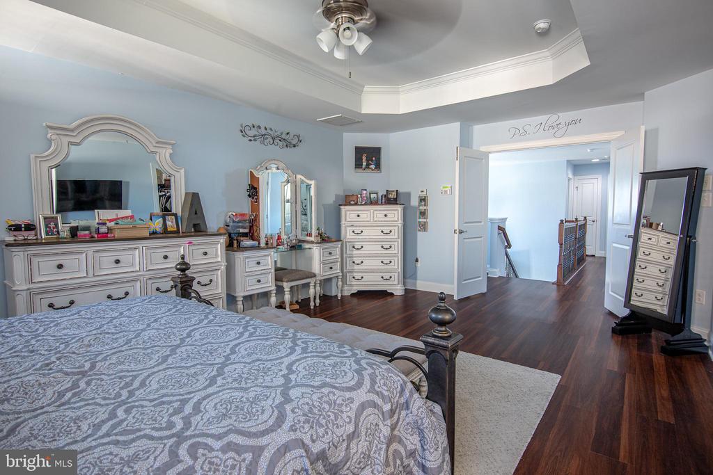 1032 SCHOOL LANE