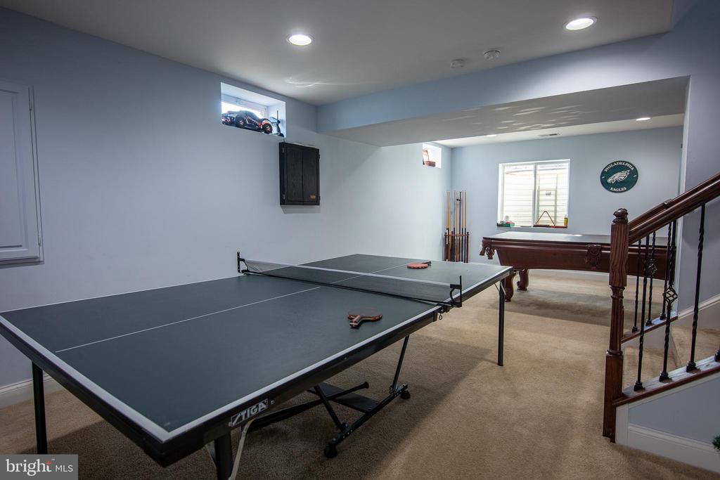 1032 SCHOOL LANE