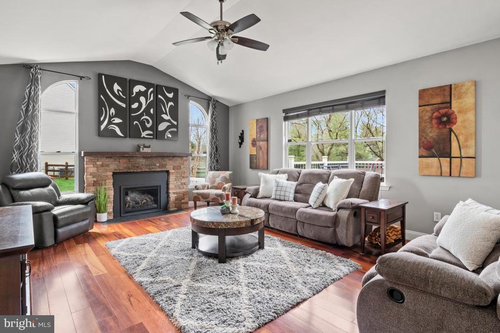 3044 CONRAD WAY