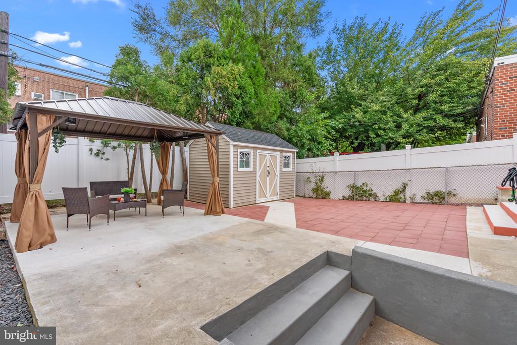 7826 WHITAKER AVENUE