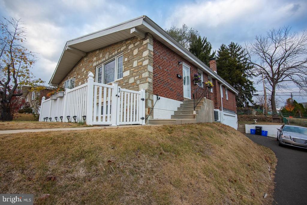 747 CHARETTE ROAD