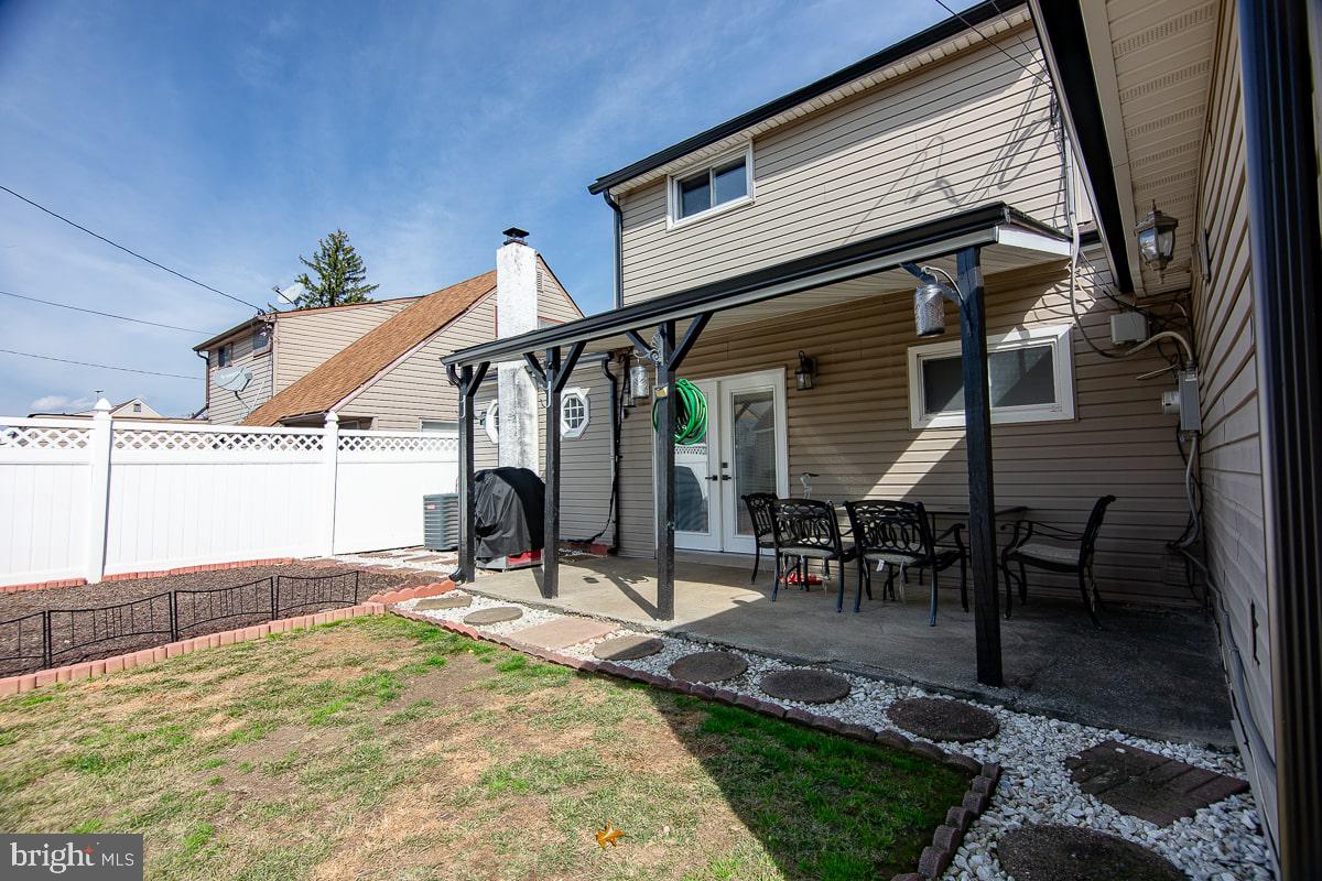 2824 WOODHAVEN ROAD