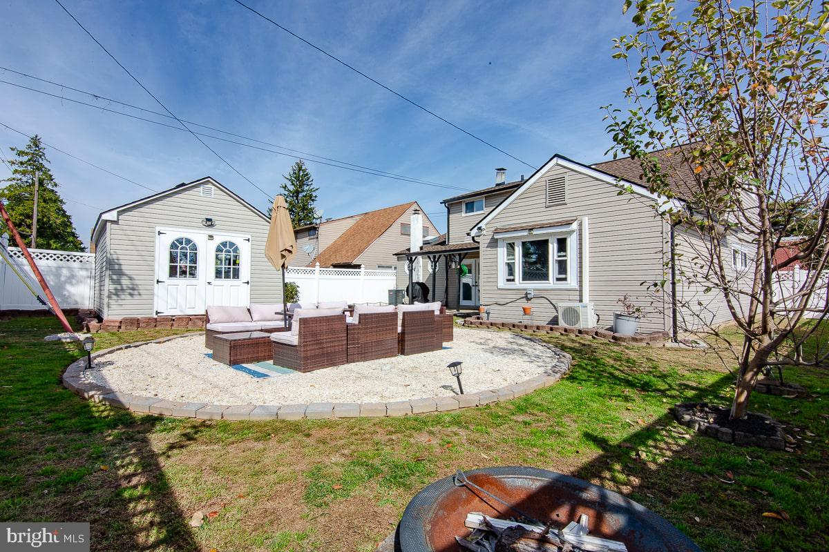 2824 WOODHAVEN ROAD