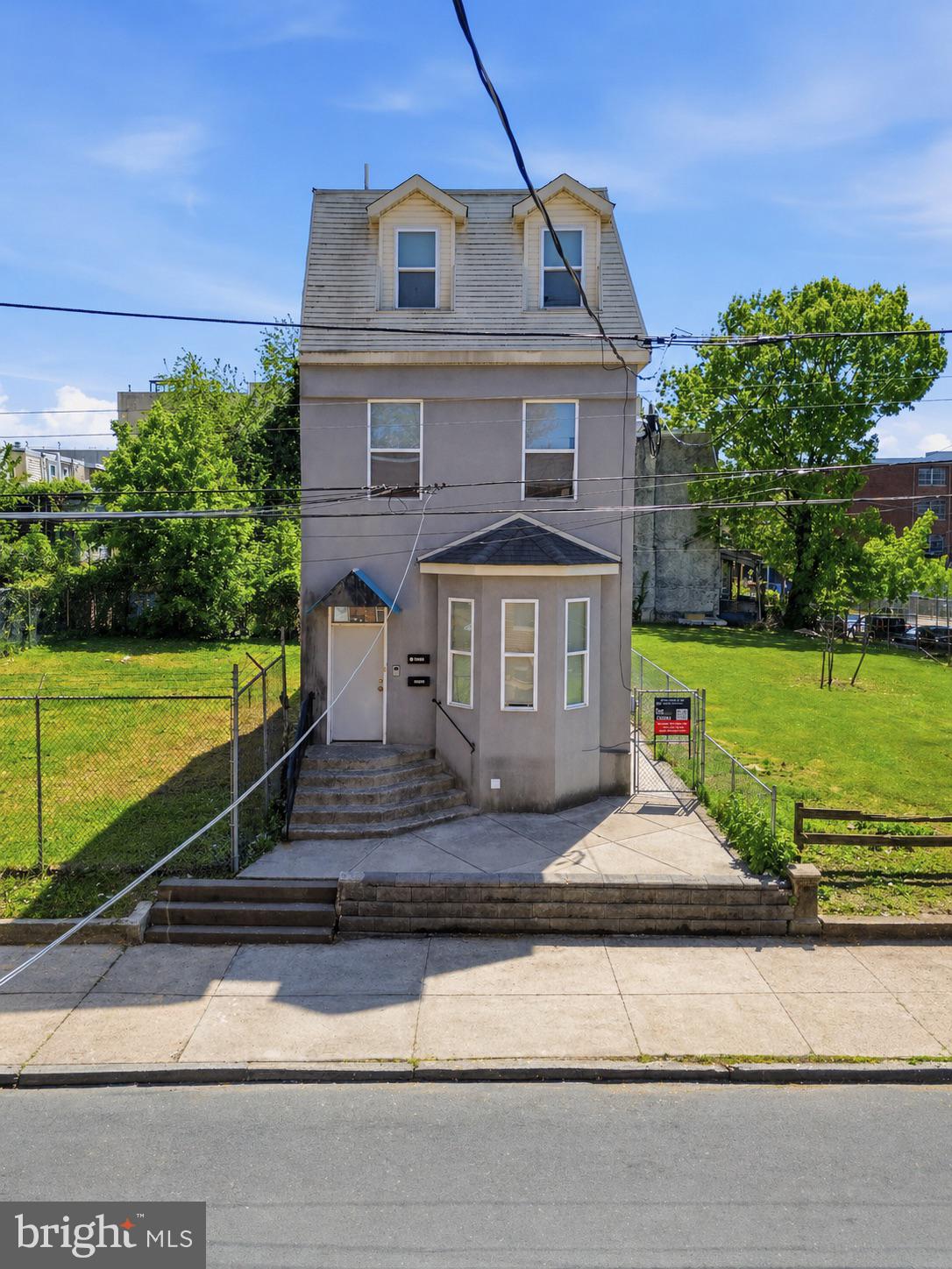 1422 W TIOGA STREET