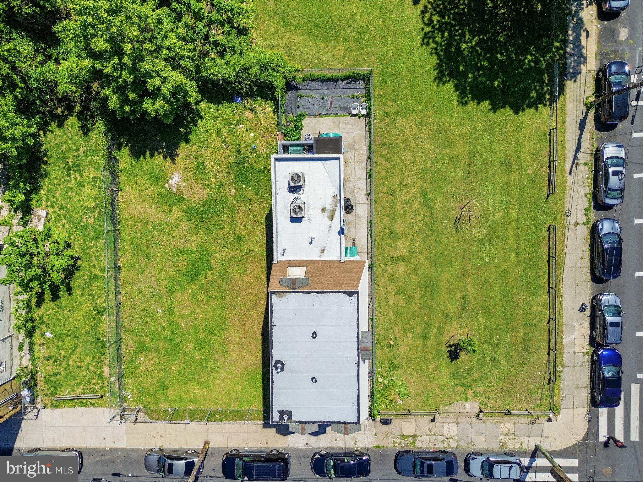 1422 W TIOGA STREET