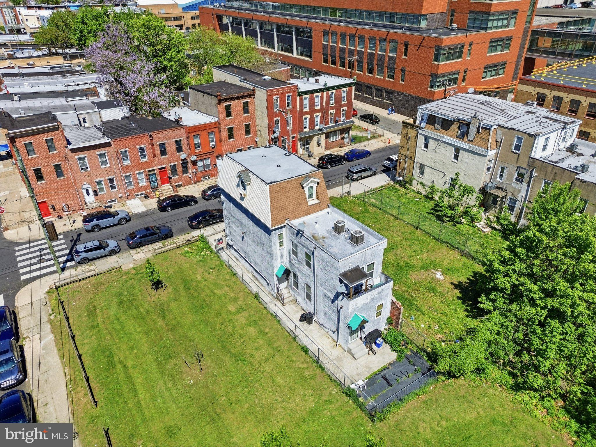 1422 W TIOGA STREET