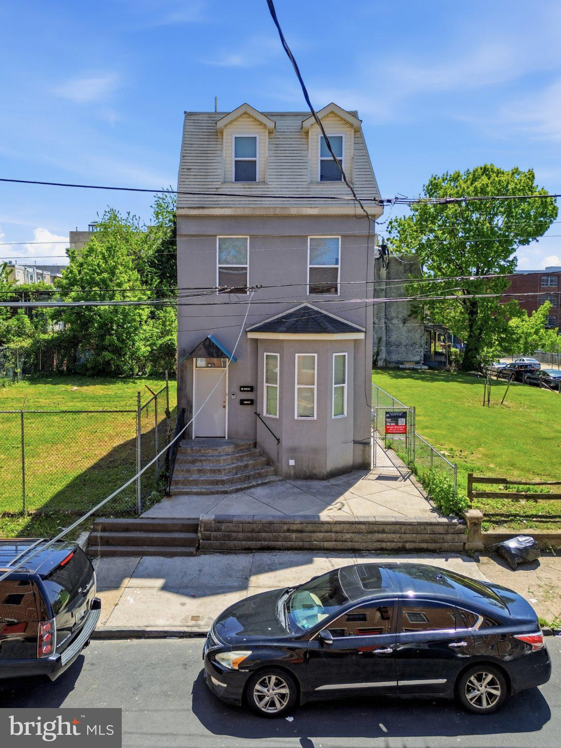 1422 W TIOGA STREET