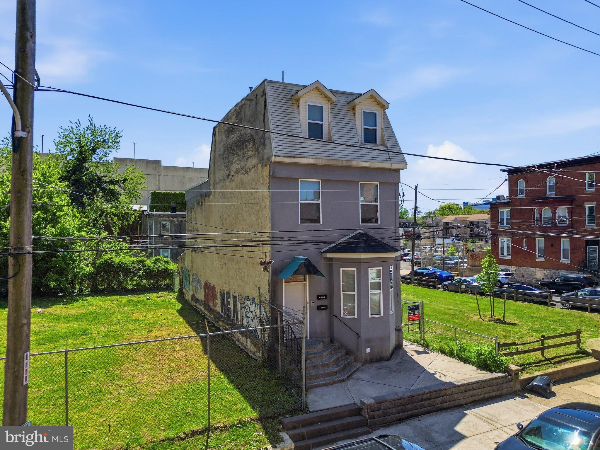 1422 W TIOGA STREET
