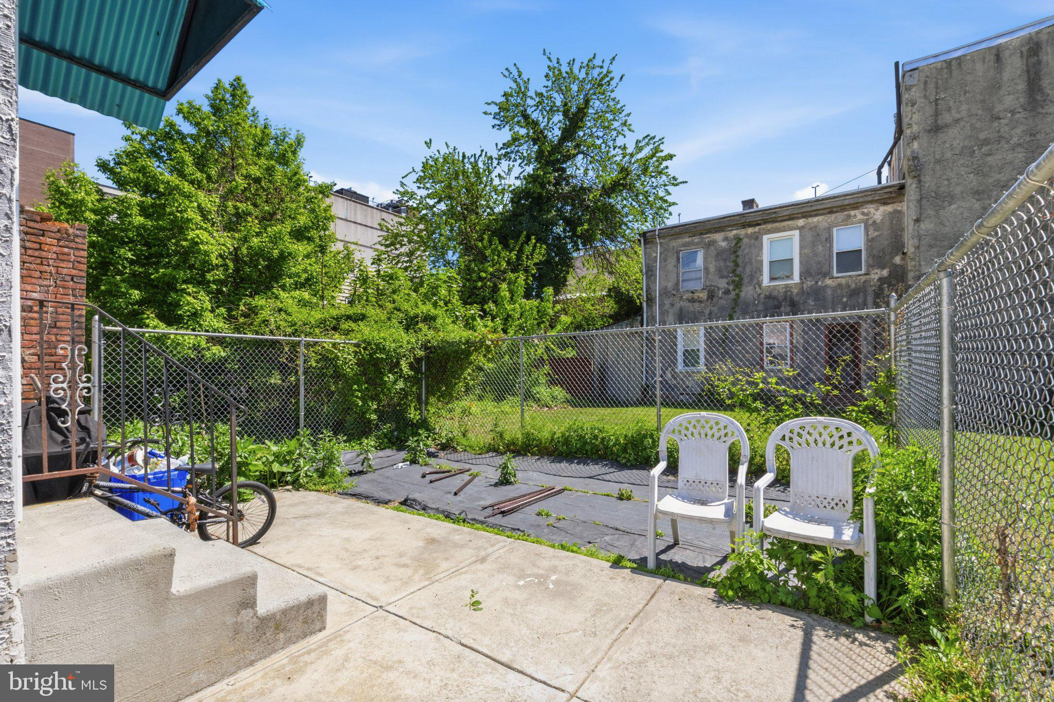 1422 W TIOGA STREET