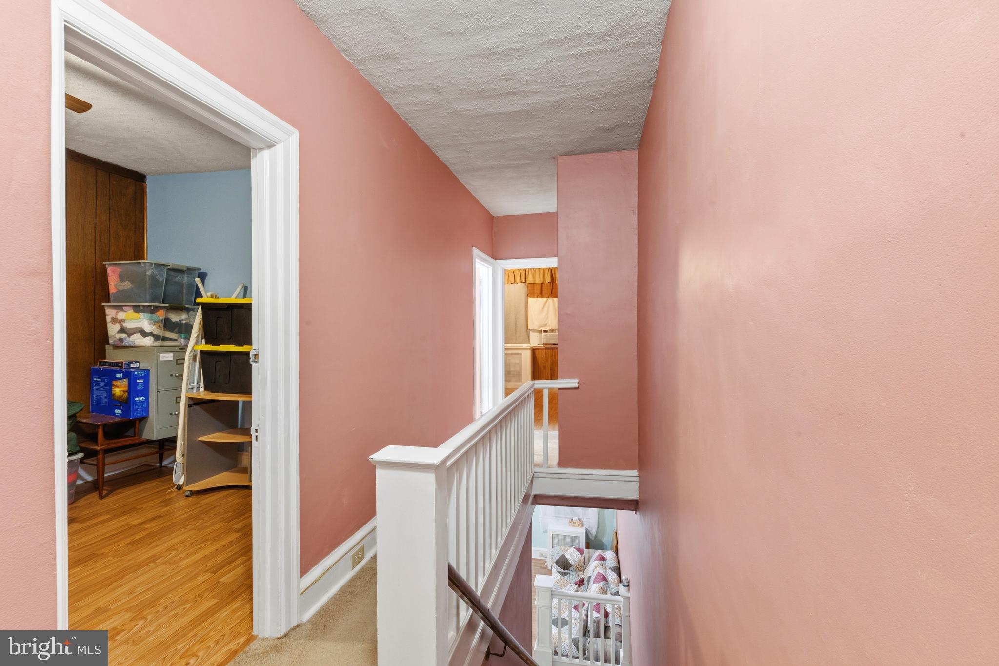 213 W DUNCANNON AVENUE