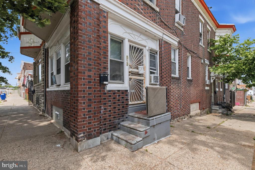 513 W RUSCOMB STREET