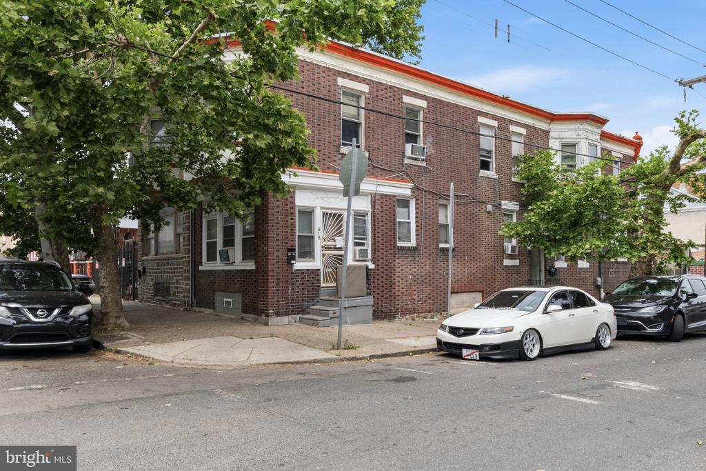 513 W RUSCOMB STREET