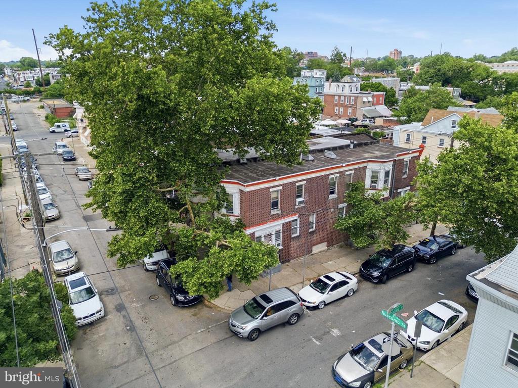 513 W RUSCOMB STREET