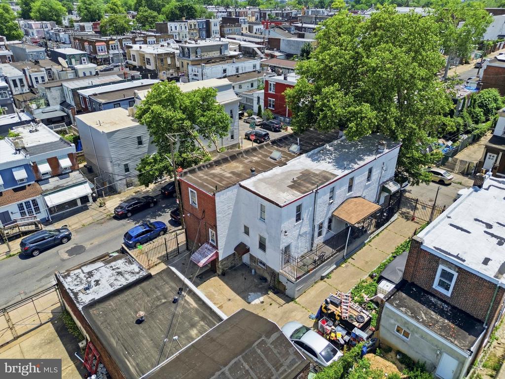 515 W RUSCOMB STREET 17