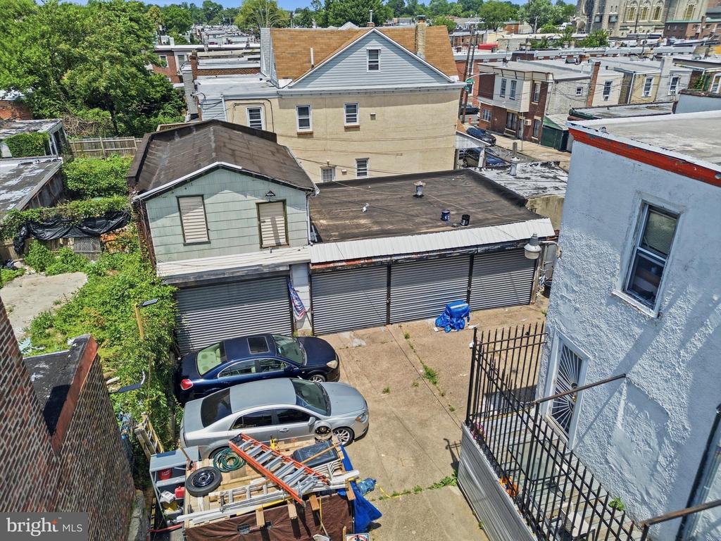 515 W RUSCOMB STREET 17