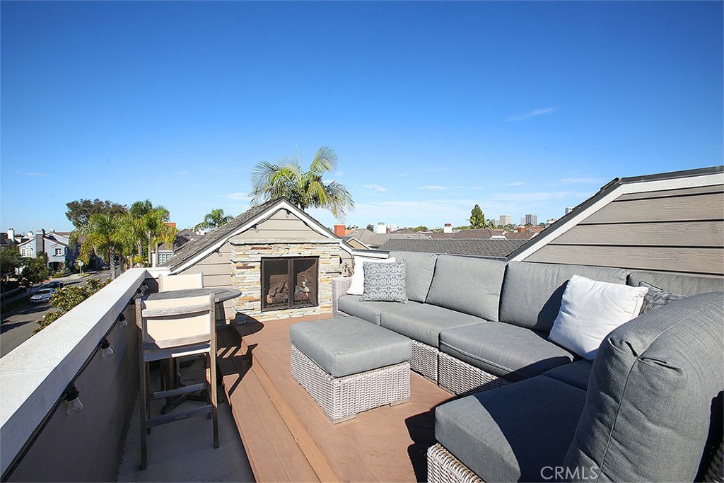 501 Dahlia Avenue