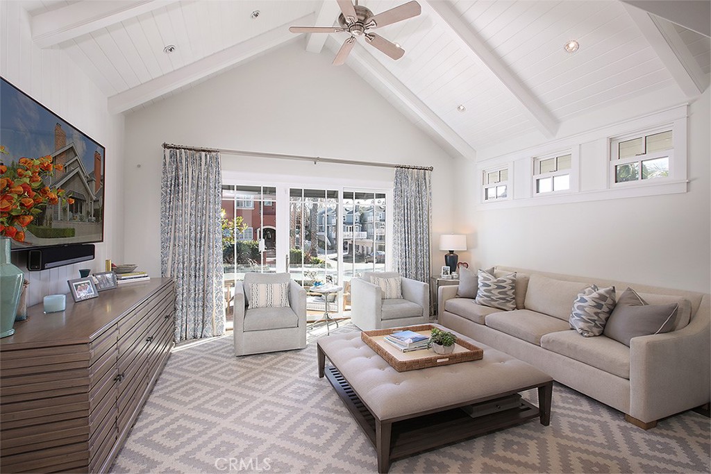 501 Dahlia Avenue