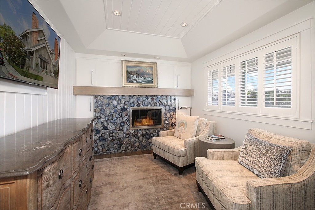501 Dahlia Avenue