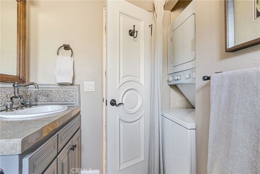 329 Marguerite Avenue Unit: 3