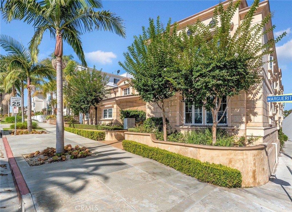 329 Marguerite Avenue Unit: 3