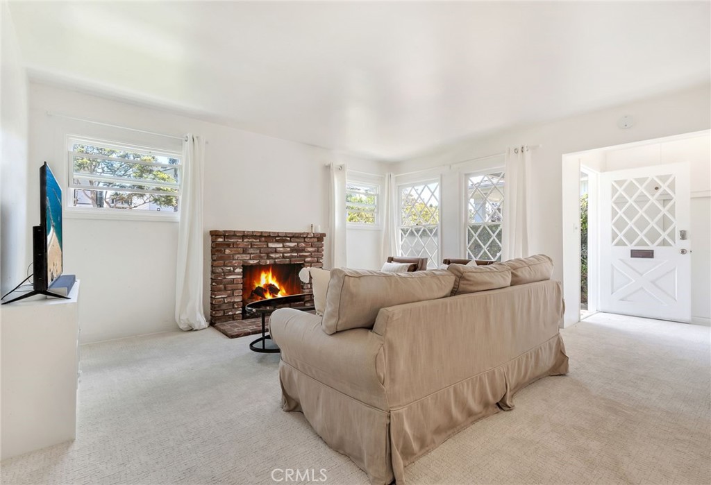 513 Acacia Avenue