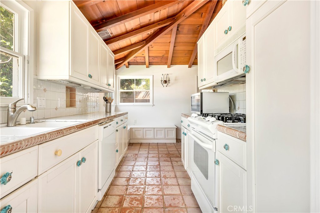 310 Heliotrope Avenue