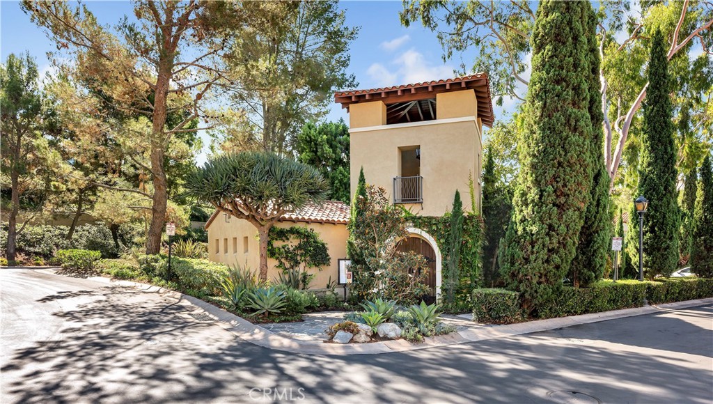 1 Savona Court