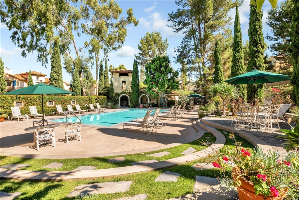 1 Savona Court
