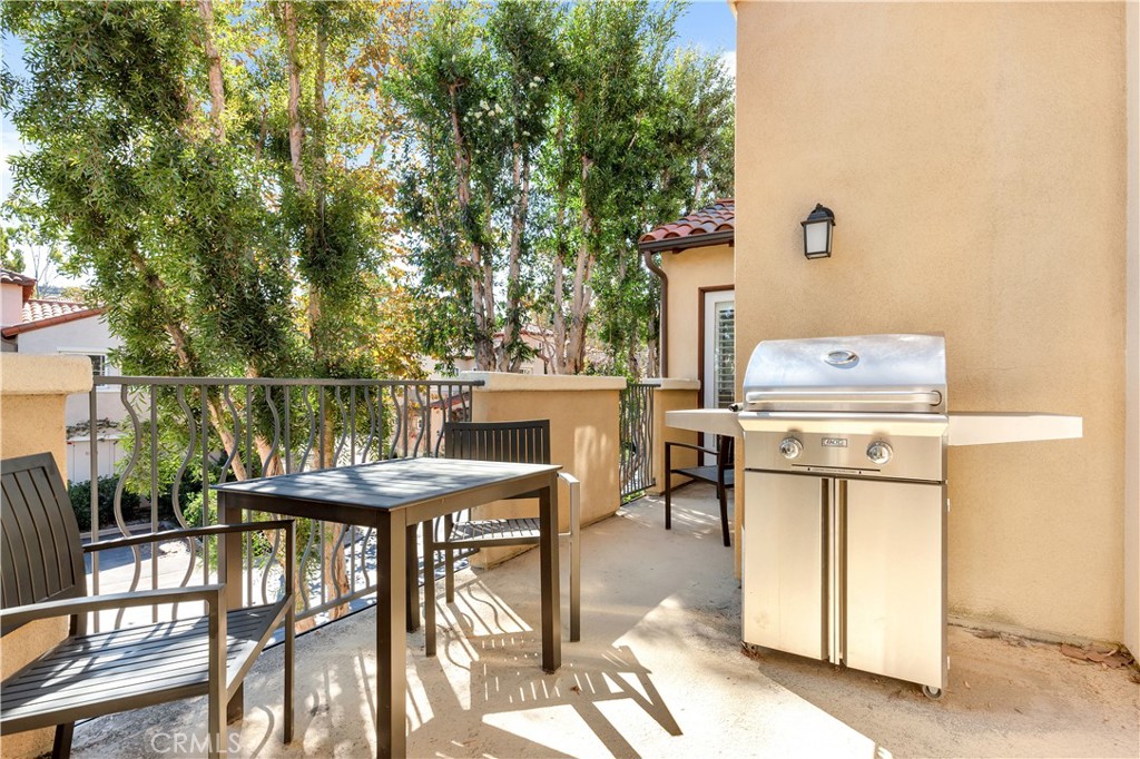 1 Savona Court