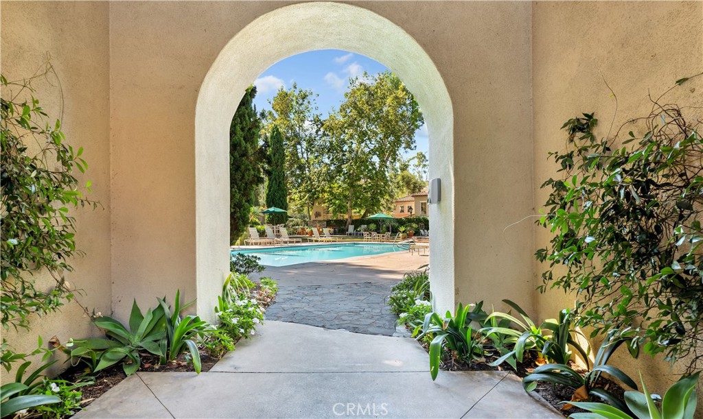 1 Savona Court