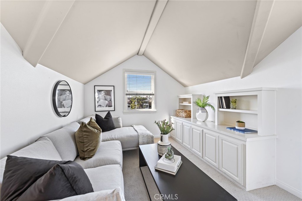 409 Dahlia Avenue