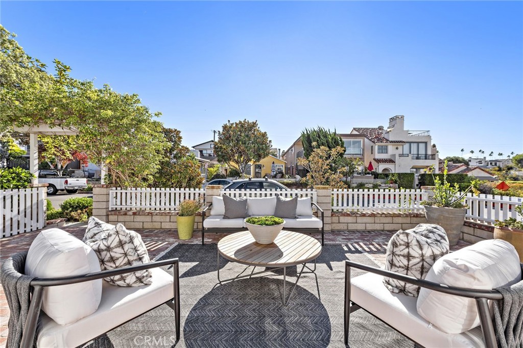 409 Dahlia Avenue