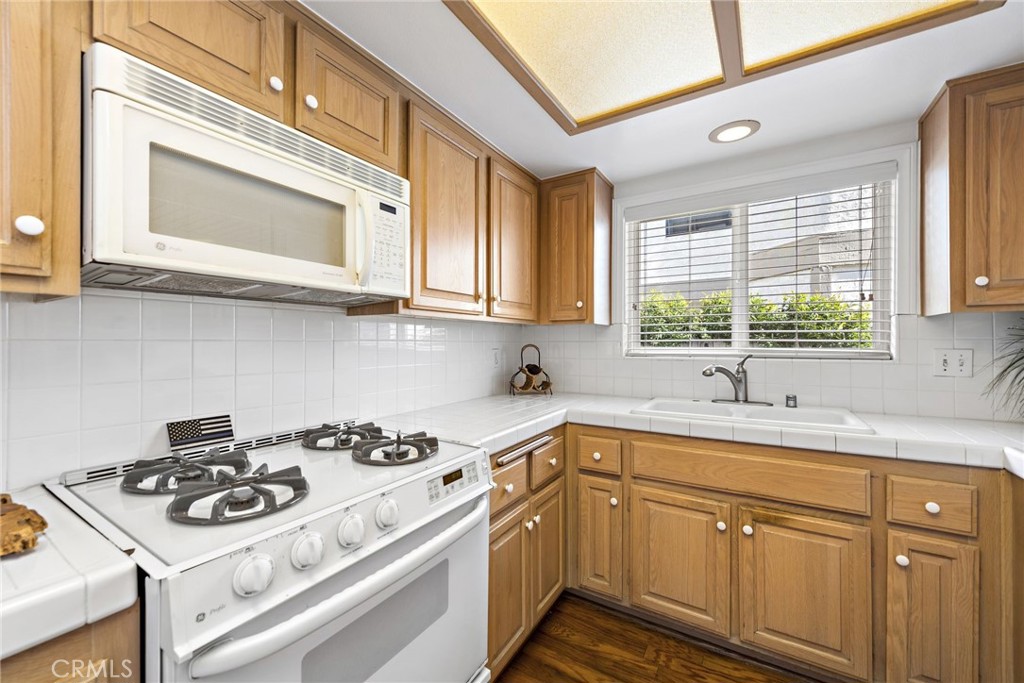 409 Dahlia Avenue
