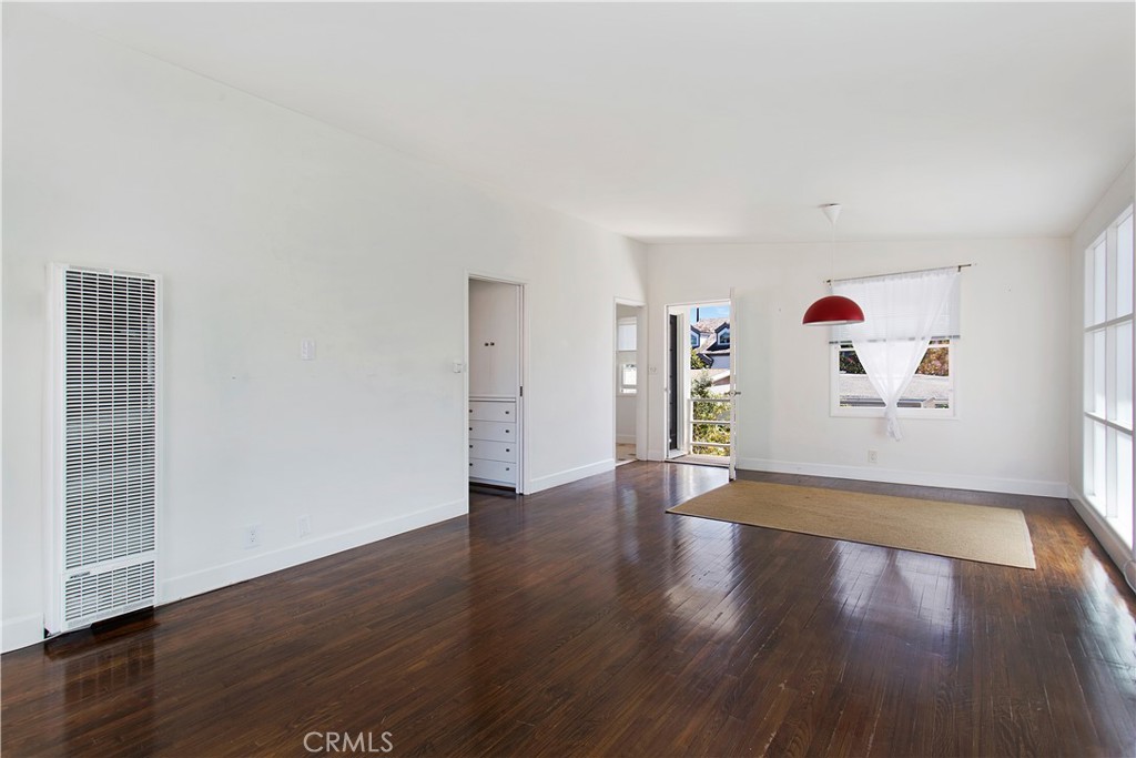 413 1/2 Dahlia Avenue