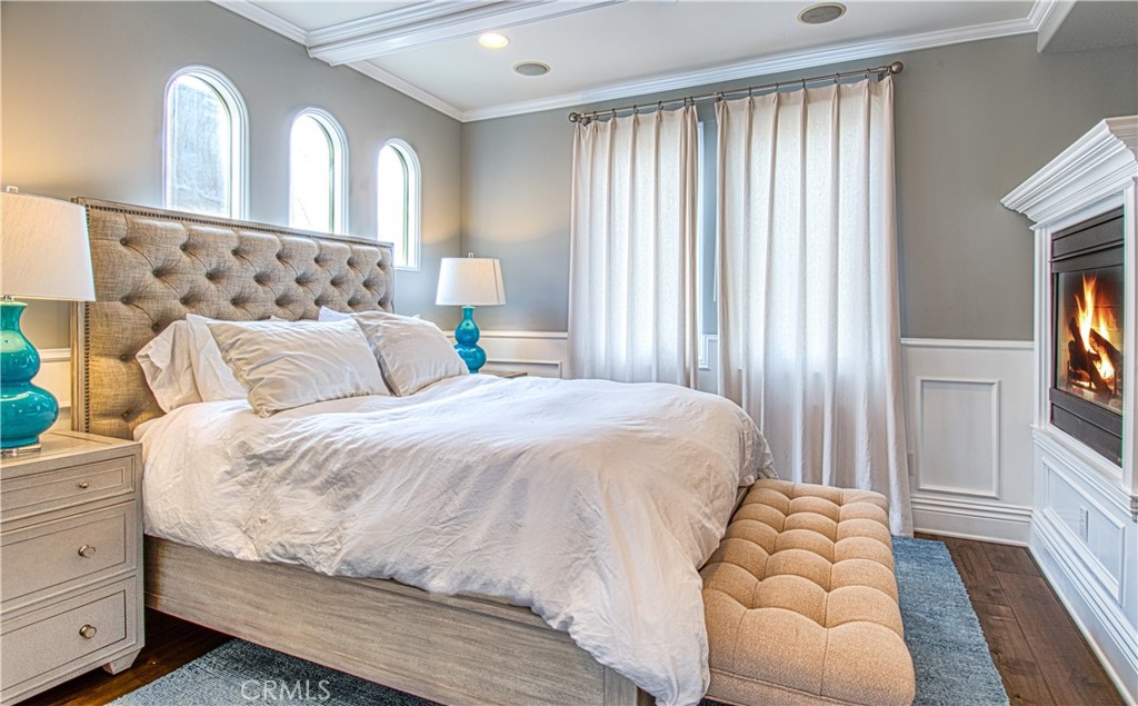 310 1/2 Carnation Avenue Unit: 1/2