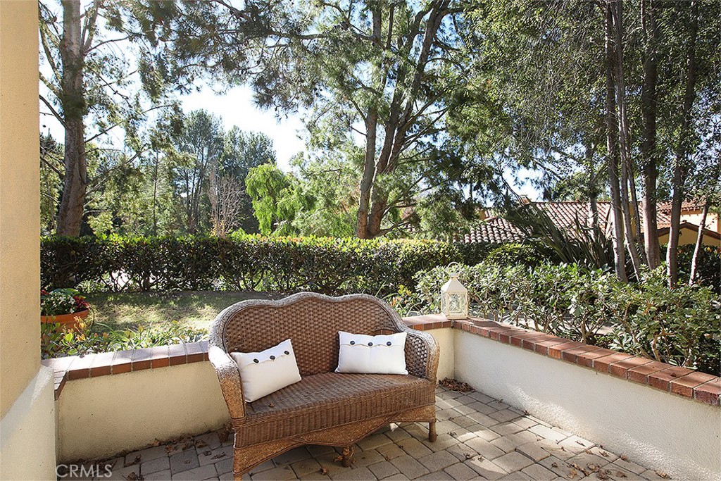 10 Savona Court