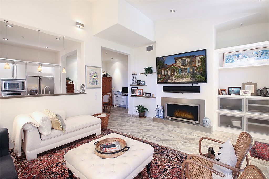 10 Savona Court